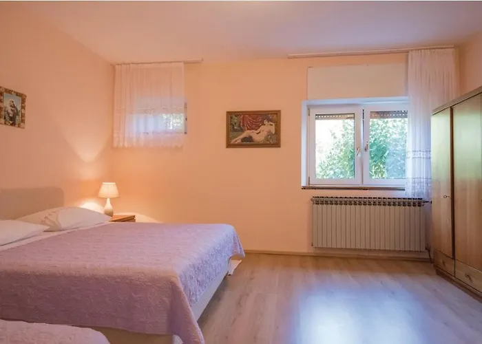 Ana Ujevici