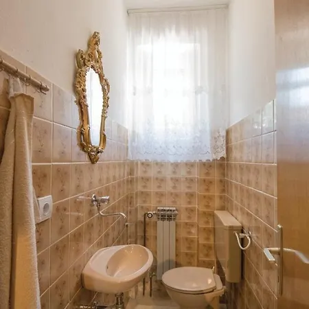Ana Villa Ujevici